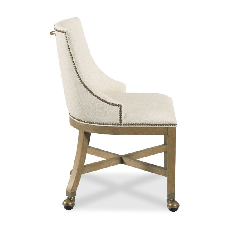 Morgan Game Chair with handle - full pic 