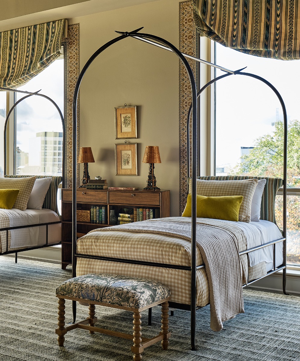 Atrium Bed - full pic 